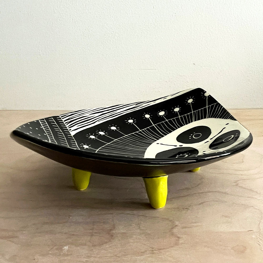 Seed Dish with legs (603)