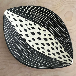 Seed Dish with legs (603)
